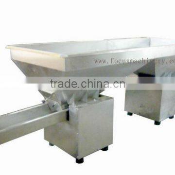 Coated food vibrating hopper feeder