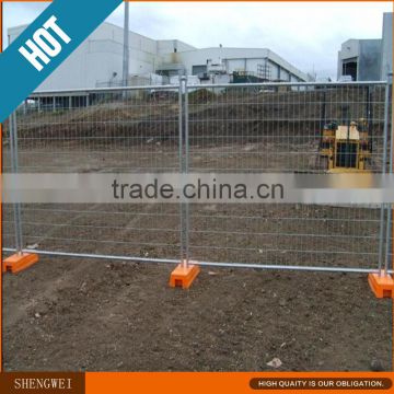 Retractable portable construction temporary fencing