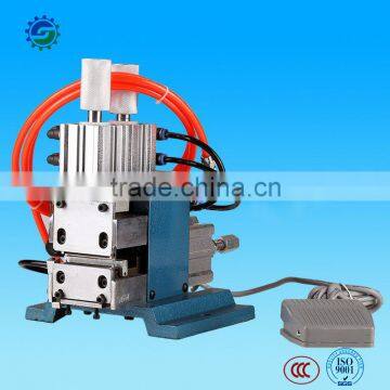 Vertical core wire twisted stripping machine