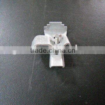 Installation fastener clips for steel grating