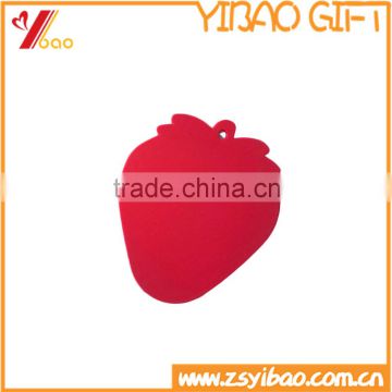 Durable Kitchenware Strawberry Shape Silicone Rubber Chopping Board