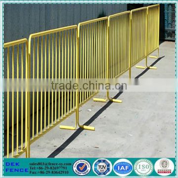 Heavy pedestrian plastic crowd control barriers