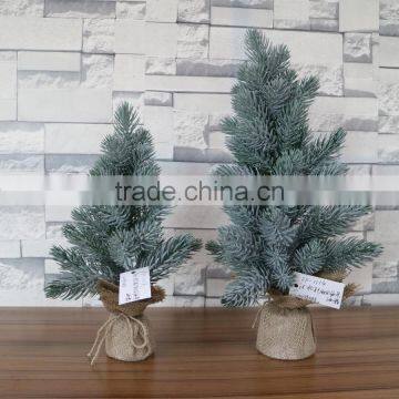 Plastic Mini Pine Tree With Burlap Base for Xmas Decoration photo-4