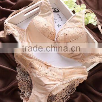 Wholesale Guangzhou Factory Low Price Bra Set