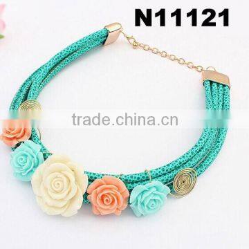 fashion beautiful flower statement chunky flower necklace