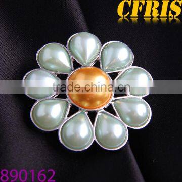 2015 New romantic pearl lapel pin