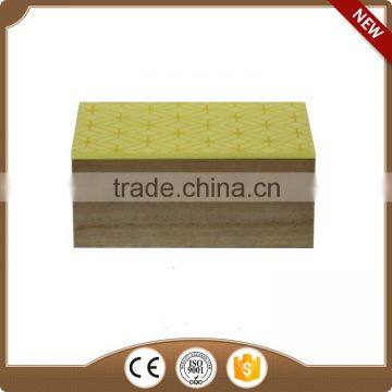 Simple yellow streak middle-sizedwooden box