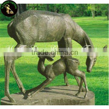 Bronze or brass deer statue for garden sculpture