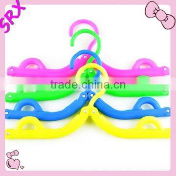 Custom Design Portable Folding Plastic Clothing Coat Short Shirt Pants Clothes Hanger Travel Foldable Hanger photo-2