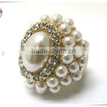 Pearl beads and crystal glamorous stretch ring