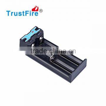 The newest Intelligent charger Li-ion battery charger TrustFire TR-016 lithium battery charger CE,FCC,ROHS certification