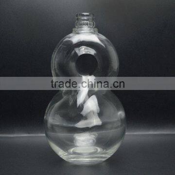 Hot sale fancy 8-shape clear glass wine bottle with screw thread