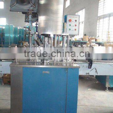 Automatic bottle capping machine