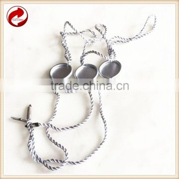 Metal hanging tablets for garment