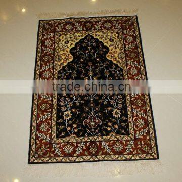 muslim hand knotted silk prayer rug carpet handmade silk carpet