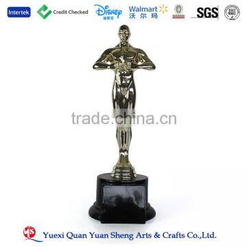 2016 Wholesale L8.7*W8.9*H25CM Resin Trophy