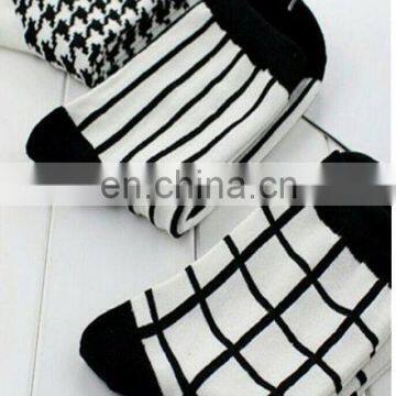 2015 Custom Fashion Women Short Lace Socks Professional Factory photo-4