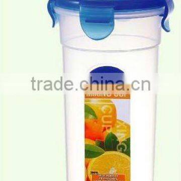 Plastic drinking cup