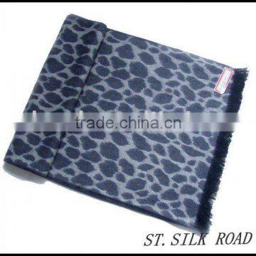 100%silk scarves,fashion scarfs,lady scarfs,woman scarfs,brand name scarfs,branded scarfs