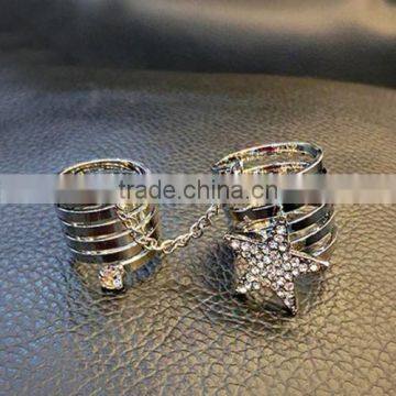 New hot design Zinc Alloy Double Chain Link Finger Ring with Star and rhinestone