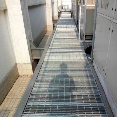 Galvanized Steel Grating 30mm Bearing Bar Spacing for Heavy Load Areas photo-2