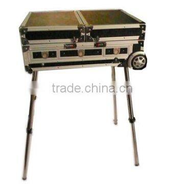 Aluminum makeup table (close)