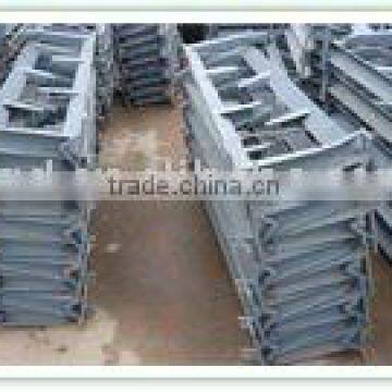 Belt conveyor idler frame