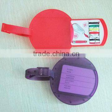 round shape luggage tag.