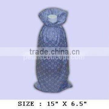 Satin bottle pouch