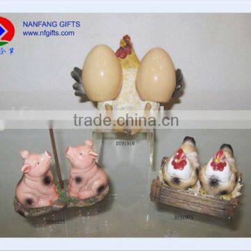 Ceramic chick egg holder, ceramic pig salt and pepper set