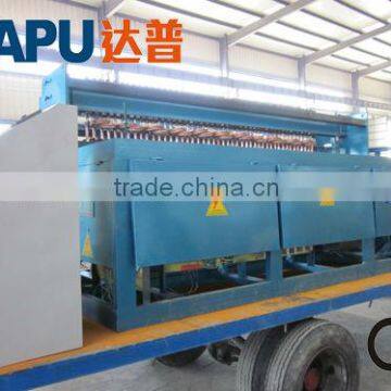 Welded wire mesh fence panel machine for protection