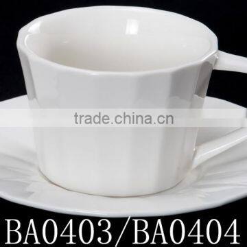 Restaurant and hotel used white fine porcelain coffer cup with round saucer