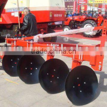 agricultural plow of 4 discs