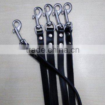 pet leashes and collars