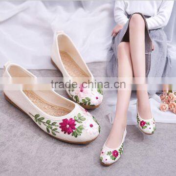 Zm50241b New Style Wholesale Women Shoes Embroidery Flat Cloth Shoe photo-4