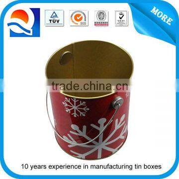 Round colored tin pail