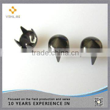 Metal 4 prongs nailhead studs