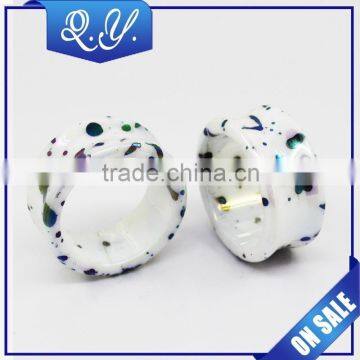 China wholesale colored acrylic printed piercing jewelry fashion ear tunnel & ear expander