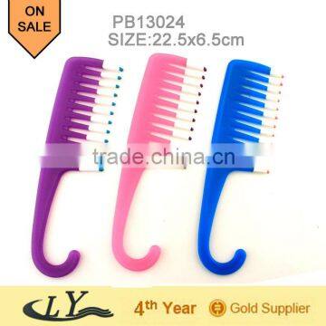 comb,plastic hair brush,plastic comb