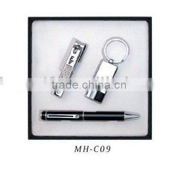 Gift pen set with keychain