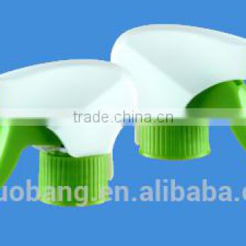 Plastic trigger sprayer for bottle