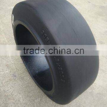 High Quality Smooth Pattern Press on Solid Tyres 15x5x11 1/4 16x7x10 1/2 18x7x12 1/8 for Sale photo-4