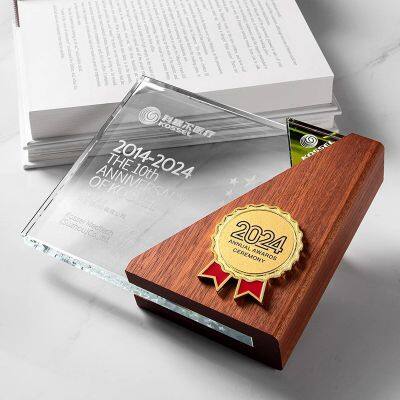 Crystal wooden trophy can be customized