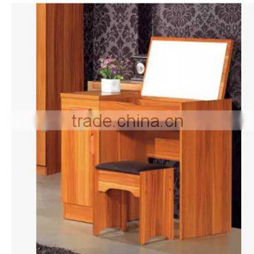 Simple dresser with mirror