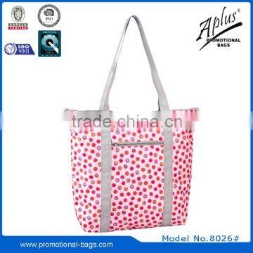 shopping bag large volume with small zipper pockets