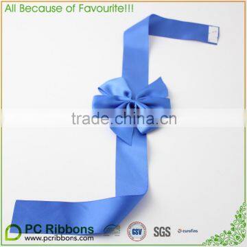 Azure blue ribbon bow horizontal border