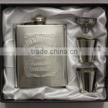 6oz Embossed Mini Flask Set With Funnel and Cups Gift Box Packing Hip Flask Set 18-8 Stainless Steel Hip Flask Set Pb Free