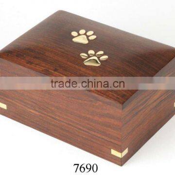 Wholesale Supplier of Wooden Pet Cremation Urns