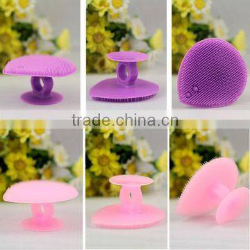 Factory price heart-shape Silicone Face Brush