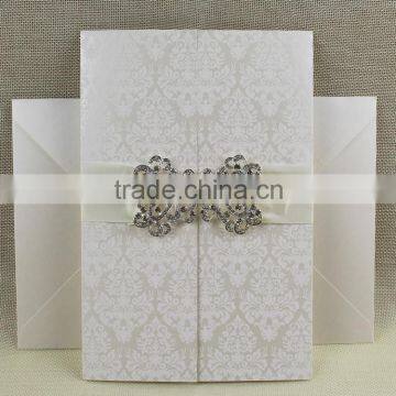 2016 New Design White Gate Fold Flocking Wedding Invitations With Buckles